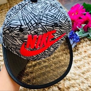 Nike Kids SnapBack Clear Rim